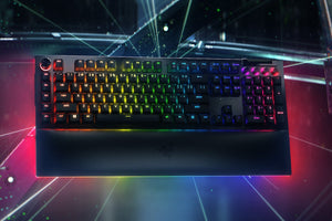 Razer BlackWidow V4 Pro - Yellow Switch - US - Black