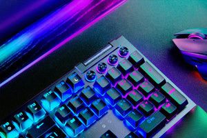 Razer BlackWidow V4 Pro - Yellow Switch - US - Black