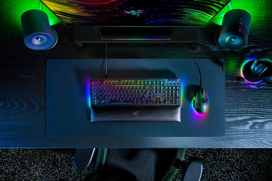 Razer BlackWidow V4  - Green Switch - Black - US Layout